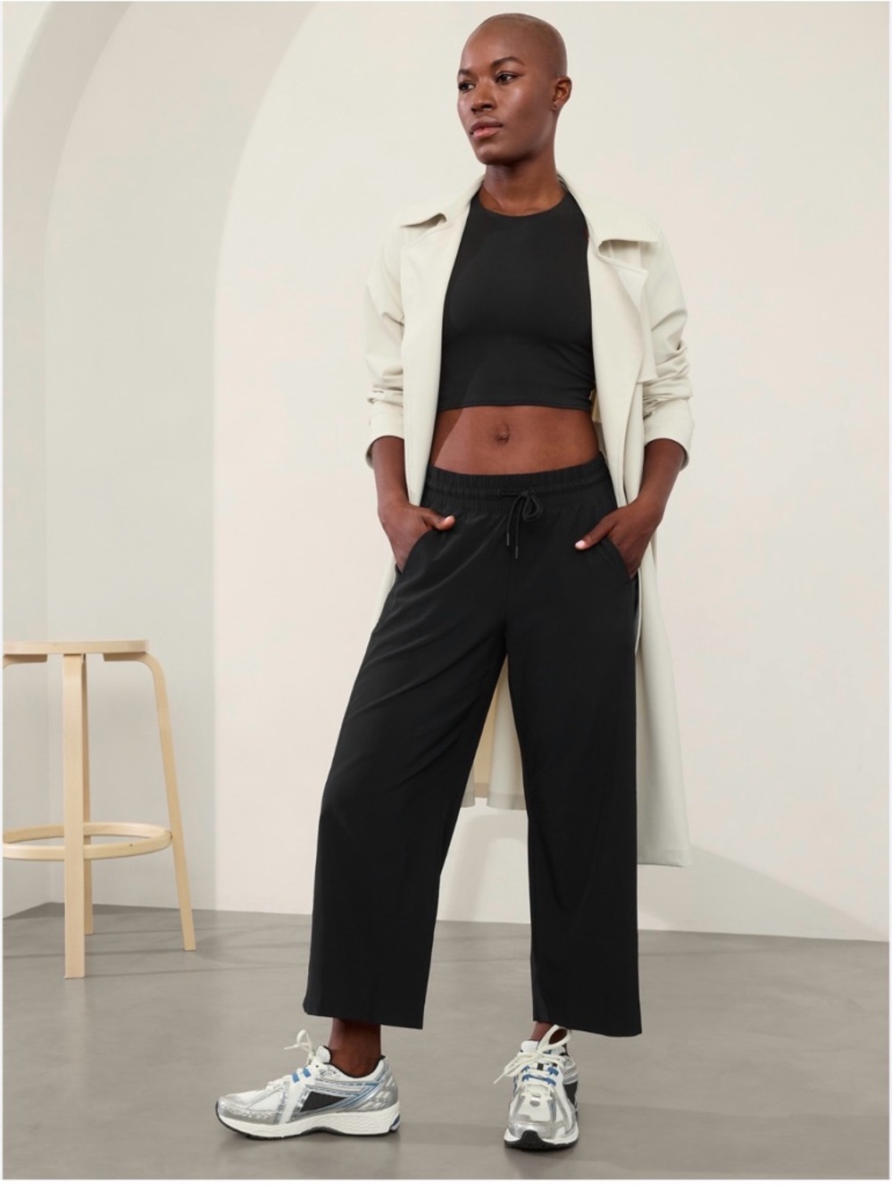 Athleta Avenue Wide Leg Crop Pants, Black, Size 6P